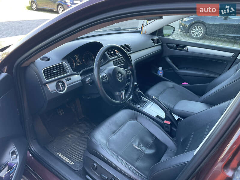 Седан Volkswagen Passat 2012 в Шаргороді