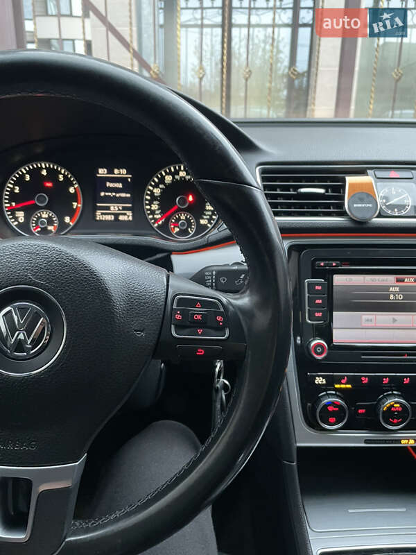 Седан Volkswagen Passat 2012 в Шаргороді
