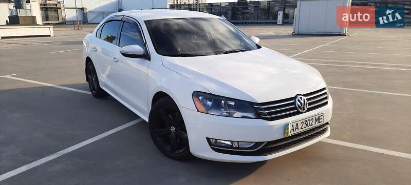 Седан Volkswagen Passat 2012 в Киеве