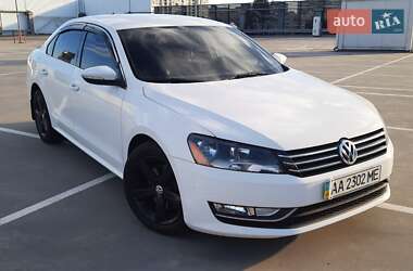 Седан Volkswagen Passat 2012 в Киеве