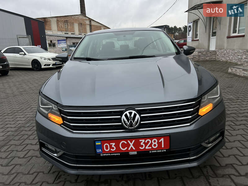 Седан Volkswagen Passat 2017 в Луцке