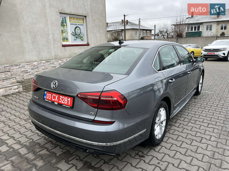 Седан Volkswagen Passat 2017 в Луцке