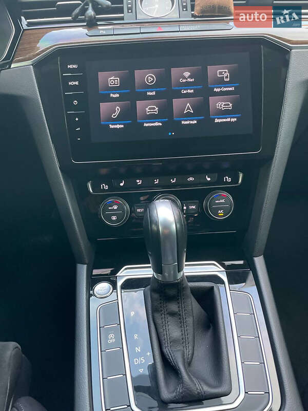 Седан Volkswagen Passat 2015 в Чернівцях