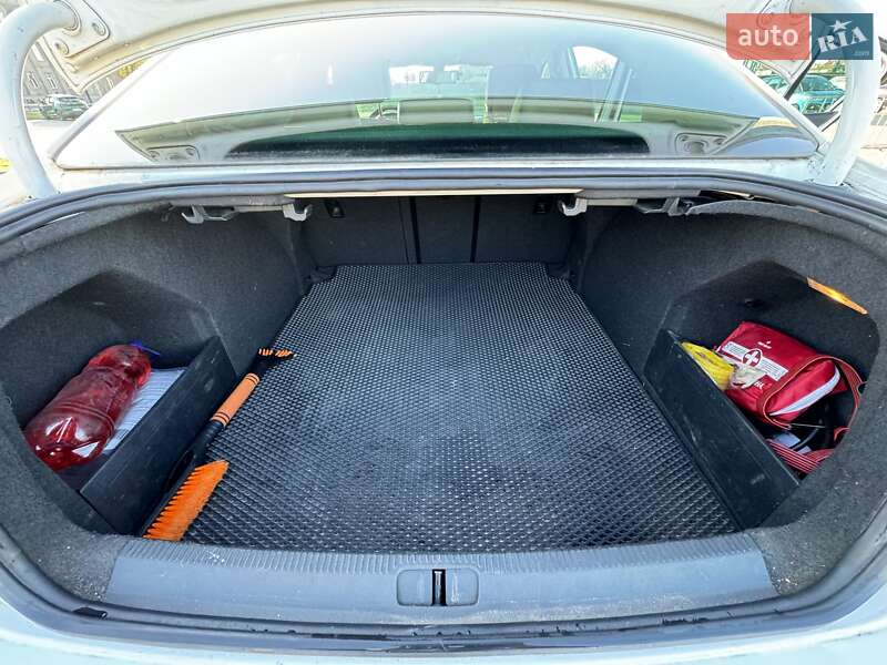 Седан Volkswagen Passat 2014 в Тальному