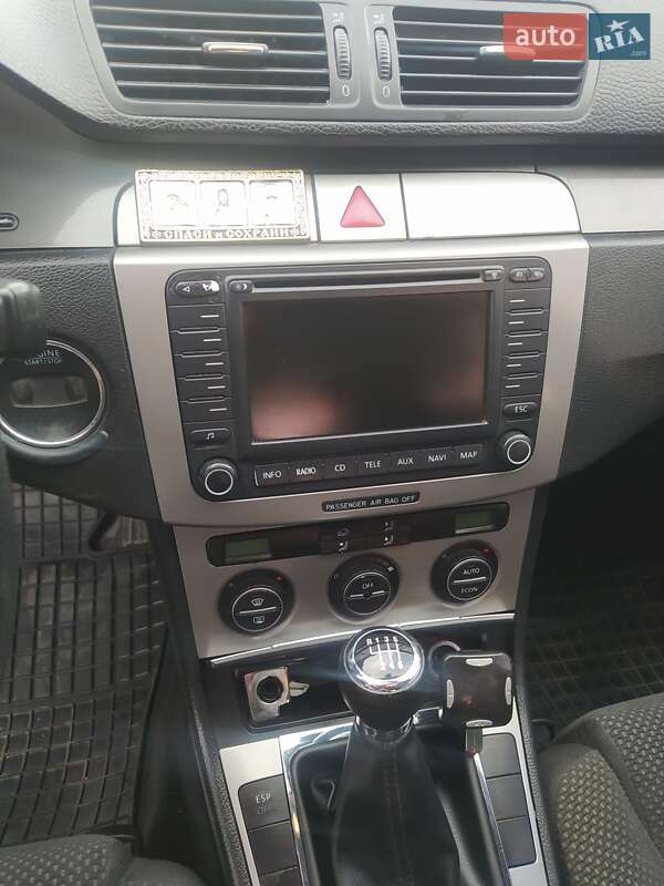 Седан Volkswagen Passat 2005 в Гайвороні