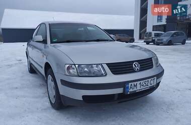 Седан Volkswagen Passat 1997 в Житомирі