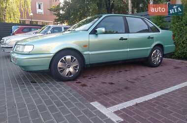 Седан Volkswagen Passat 1994 в Черкассах