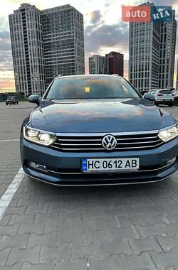 Універсал Volkswagen Passat 2014 в Києві