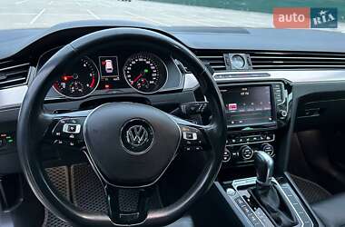 Універсал Volkswagen Passat 2014 в Києві