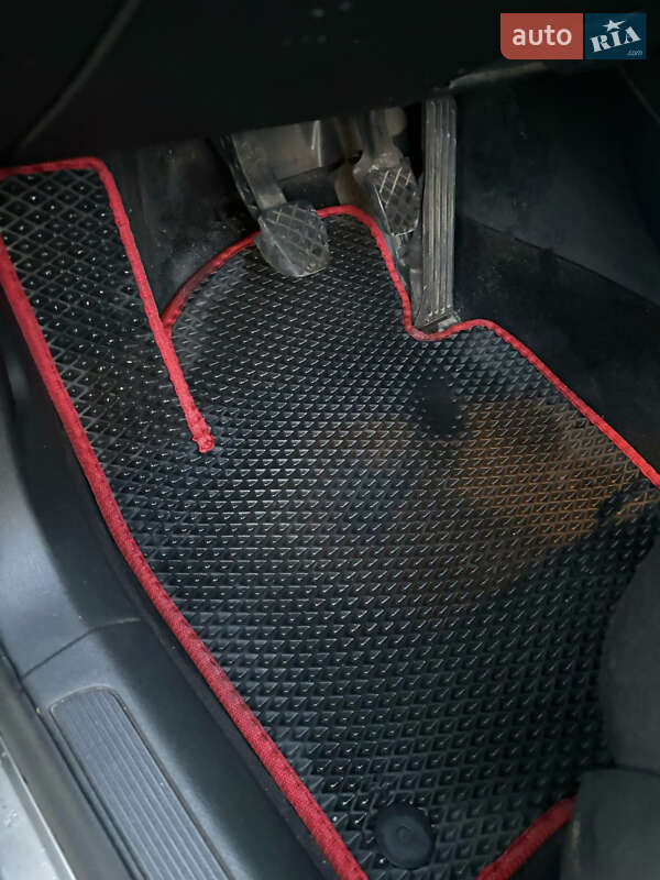 Универсал Volkswagen Passat 2014 в Киеве фото 5 Универсал Volkswagen Passat 2014 в Киеве