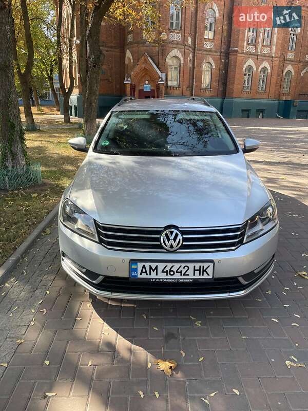 Універсал Volkswagen Passat 2014 в Сумах