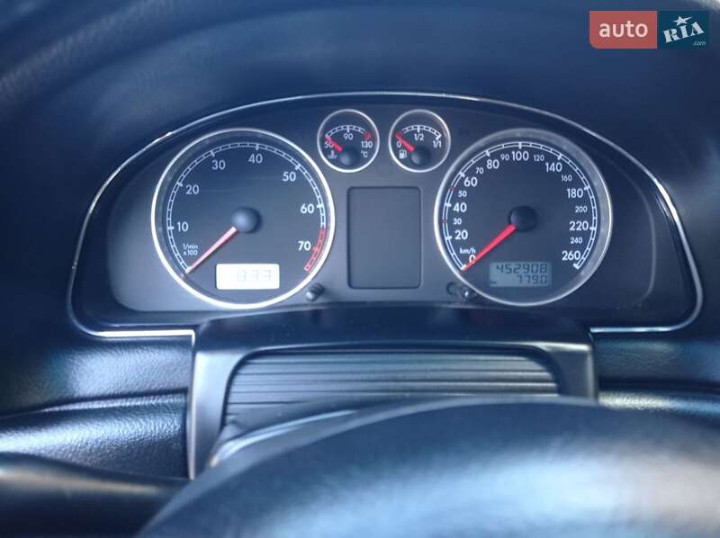 Седан Volkswagen Passat 2001 в Ходореві