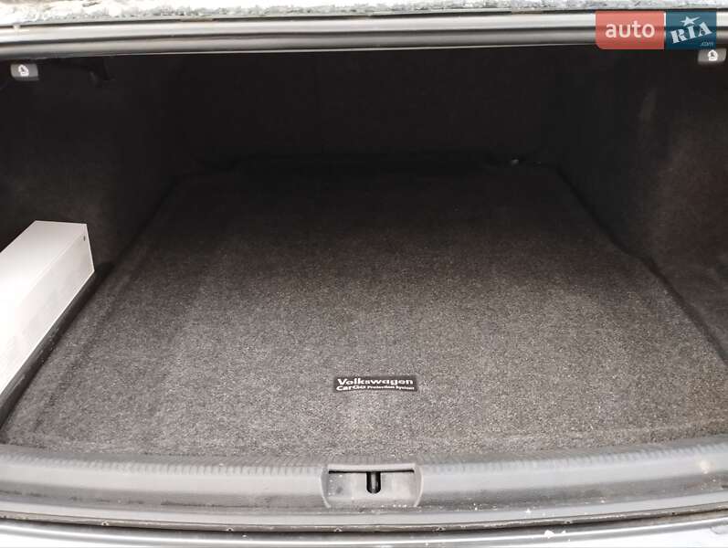 Седан Volkswagen Passat 2012 в Чернигове