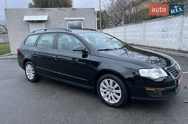 Універсал Volkswagen Passat 2010 в Києві