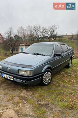 Седан Volkswagen Passat 1988 в Бучаче