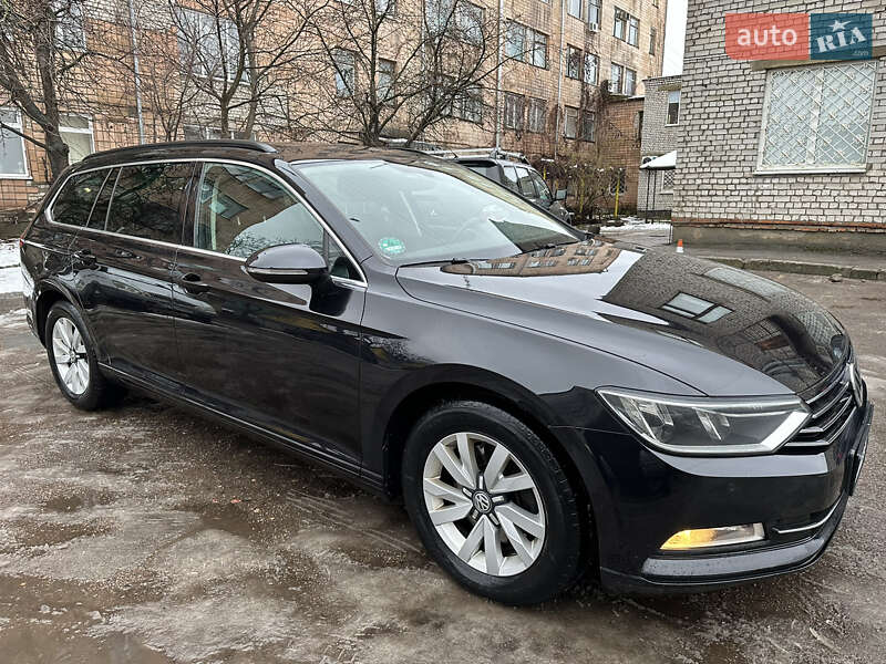 Універсал Volkswagen Passat 2015 в Житомирі