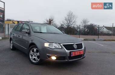 Універсал Volkswagen Passat 2006 в Житомирі