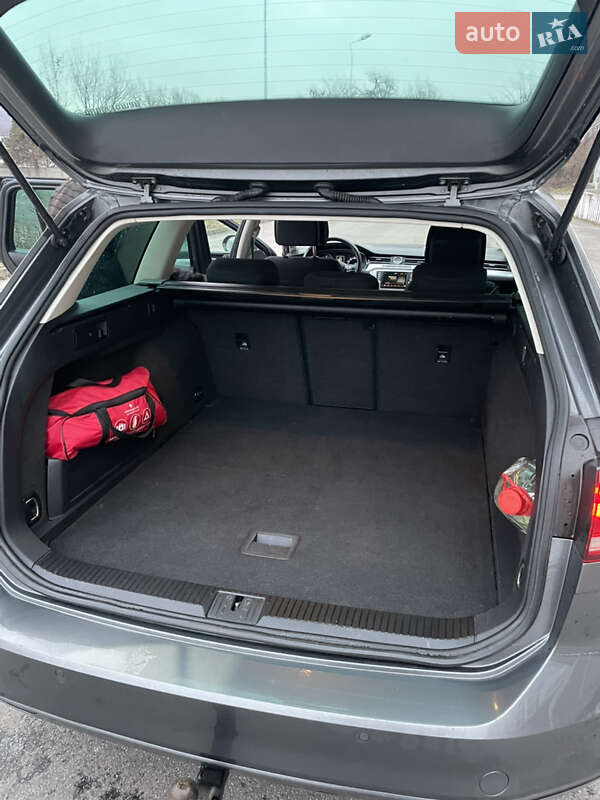 Универсал Volkswagen Passat 2015 в Берегово фото 15 Универсал Volkswagen Passat 2015 в Берегово