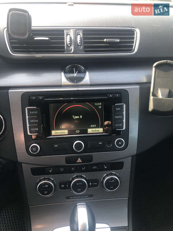 Универсал Volkswagen Passat 2014 в Жовкве