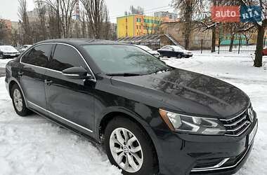 Седан Volkswagen Passat 2015 в Киеве