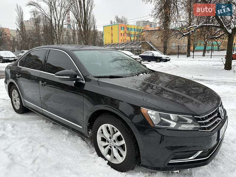 Седан Volkswagen Passat 2015 в Киеве
