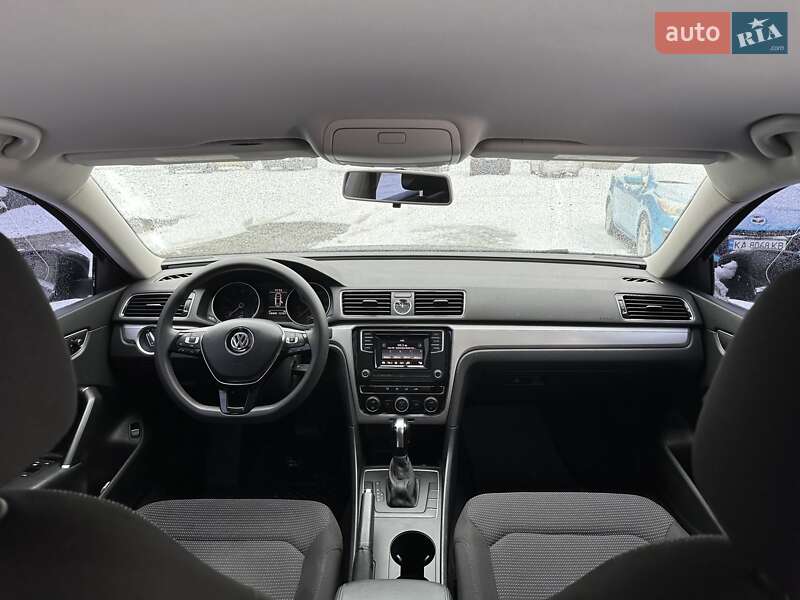 Седан Volkswagen Passat 2015 в Киеве