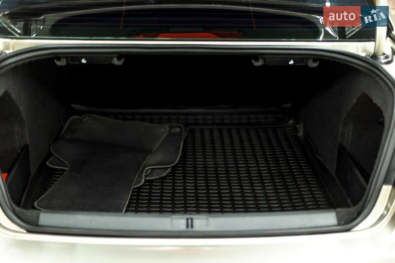 Седан Volkswagen Passat 2012 в Киеве