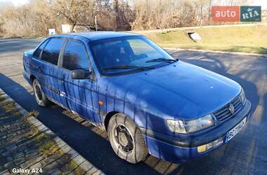 Седан Volkswagen Passat 1994 в Бродах