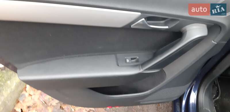 Універсал Volkswagen Passat 2014 в Житомирі