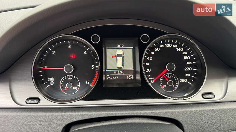 Универсал Volkswagen Passat 2013 в Хмельницком