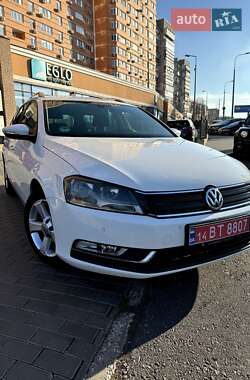 Універсал Volkswagen Passat 2011 в Одесі