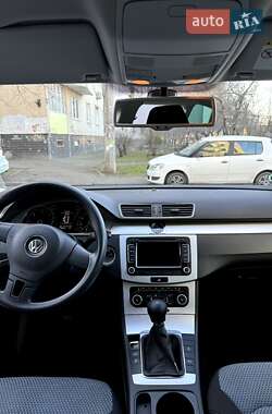 Универсал Volkswagen Passat 2011 в Одессе