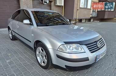 Седан Volkswagen Passat 2003 в Бердичеві