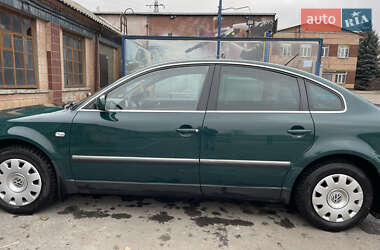 Седан Volkswagen Passat 2003 в Харкові