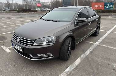 Седан Volkswagen Passat 2012 в Киеве