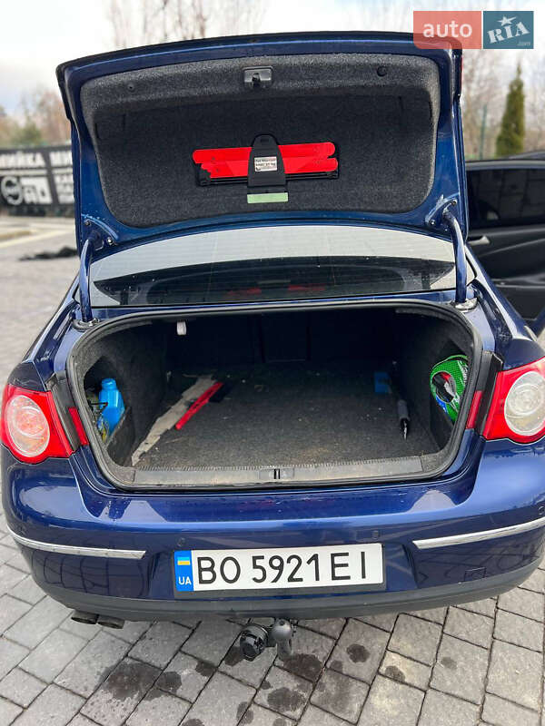Седан Volkswagen Passat 2005 в Тернополе