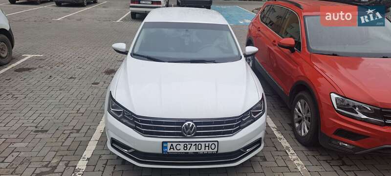 Седан Volkswagen Passat 2016 в 