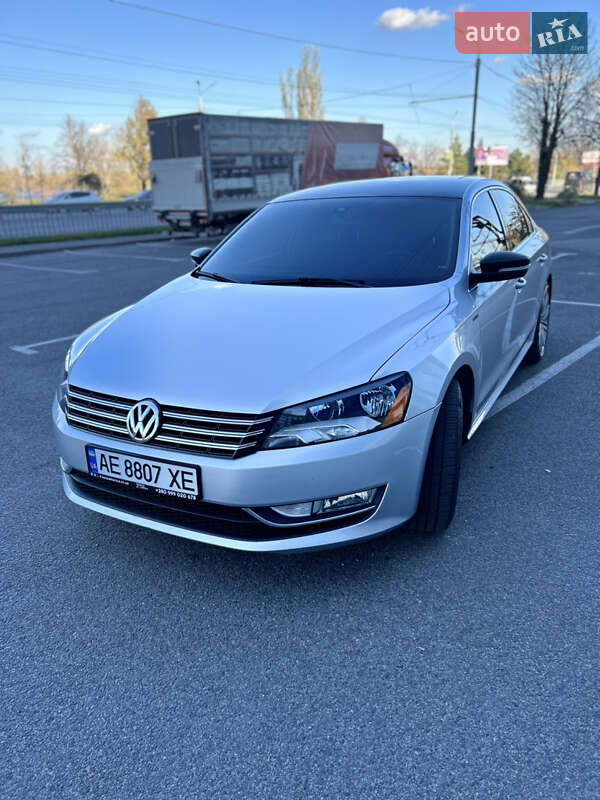 Седан Volkswagen Passat 2015 в Днепре