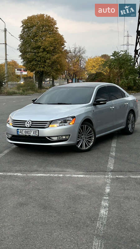 Седан Volkswagen Passat 2015 в Днепре