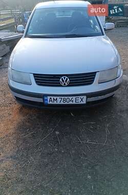 Седан Volkswagen Passat 1999 в Звягелі