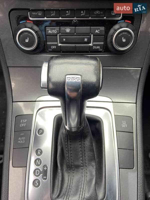 Седан Volkswagen Passat 2010 в Киеве