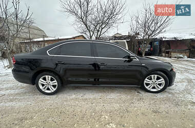 Седан Volkswagen Passat 2013 в Новій Ушиці