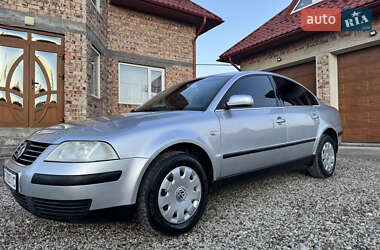 Седан Volkswagen Passat 2003 в Городенці