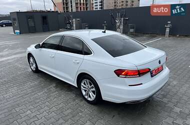 Седан Volkswagen Passat 2020 в Луцьку