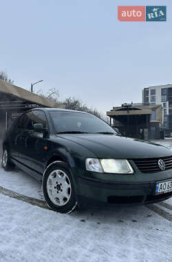 Седан Volkswagen Passat 1997 в Ужгороді