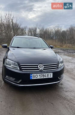 Універсал Volkswagen Passat 2012 в Волочиську