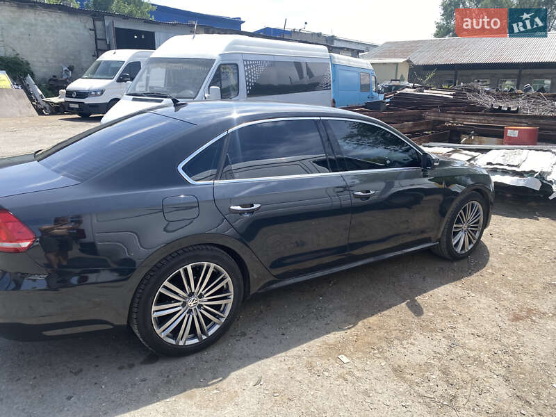 Седан Volkswagen Passat 2014 в Днепре