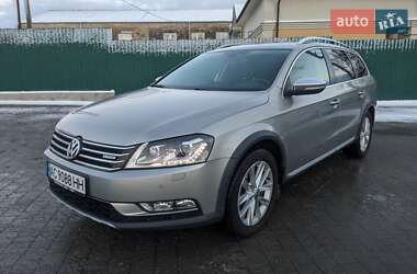 Універсал Volkswagen Passat 2012 в Луцьку