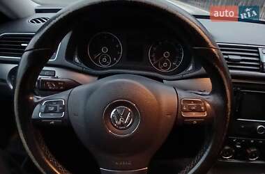 Седан Volkswagen Passat 2015 в Киеве