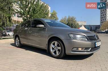 Седан Volkswagen Passat 2014 в Дніпрі